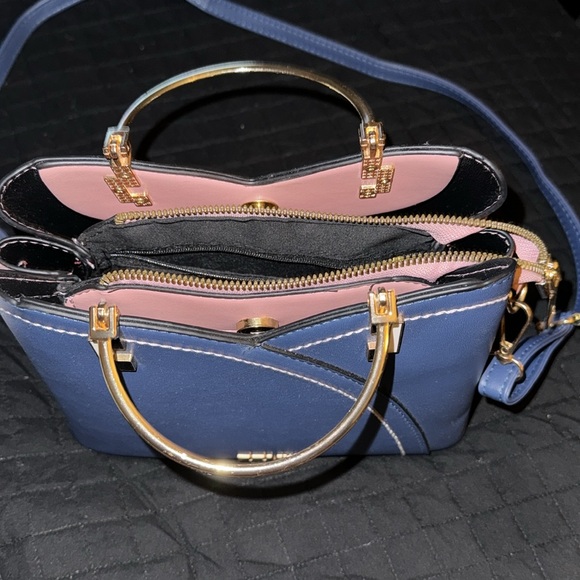 Purse - Picture 2 of 3